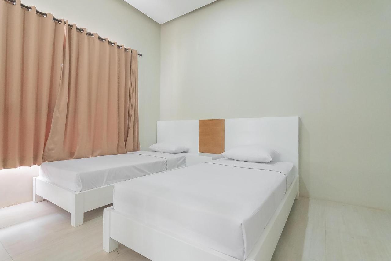 Reddoorz Resort Syariah Near D'Castello Ciater Subang Exterior photo