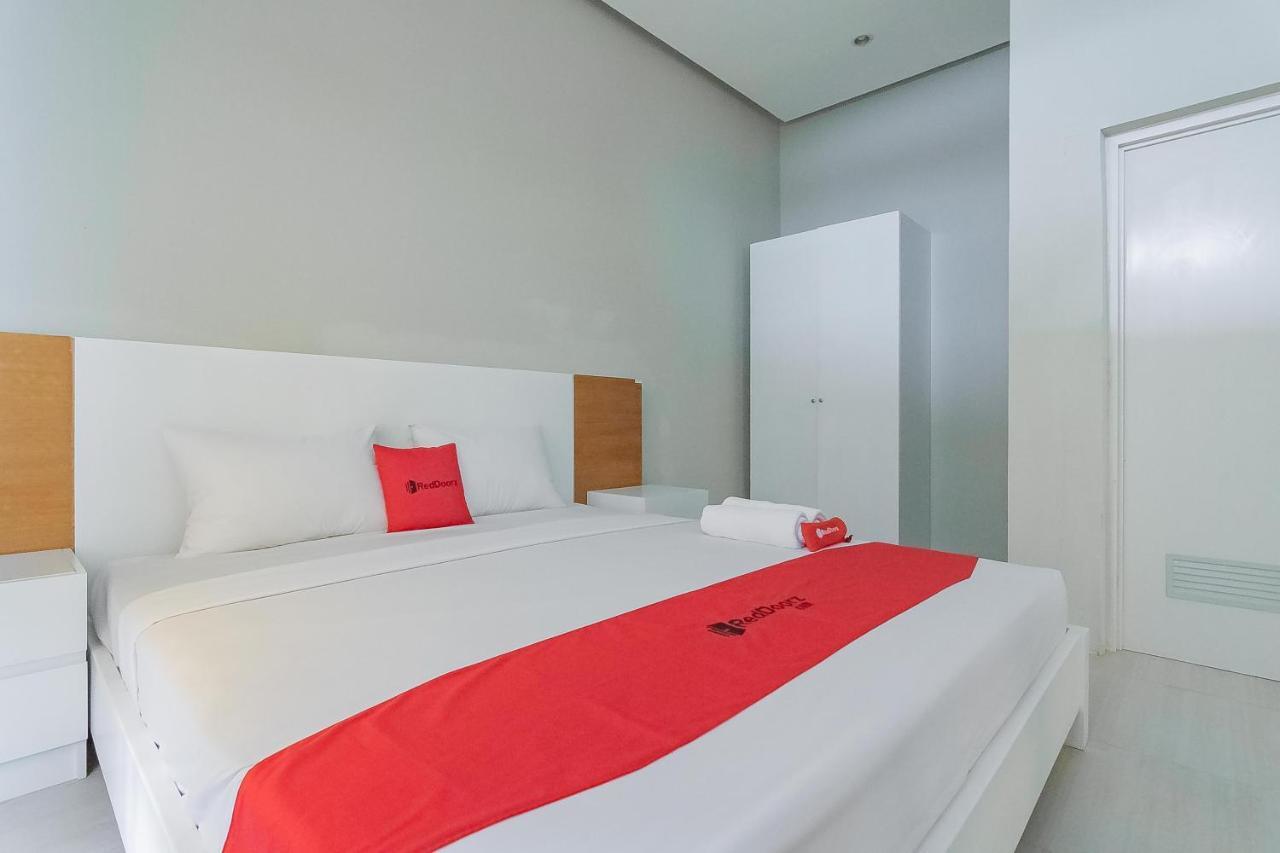 Reddoorz Resort Syariah Near D'Castello Ciater Subang Exterior photo