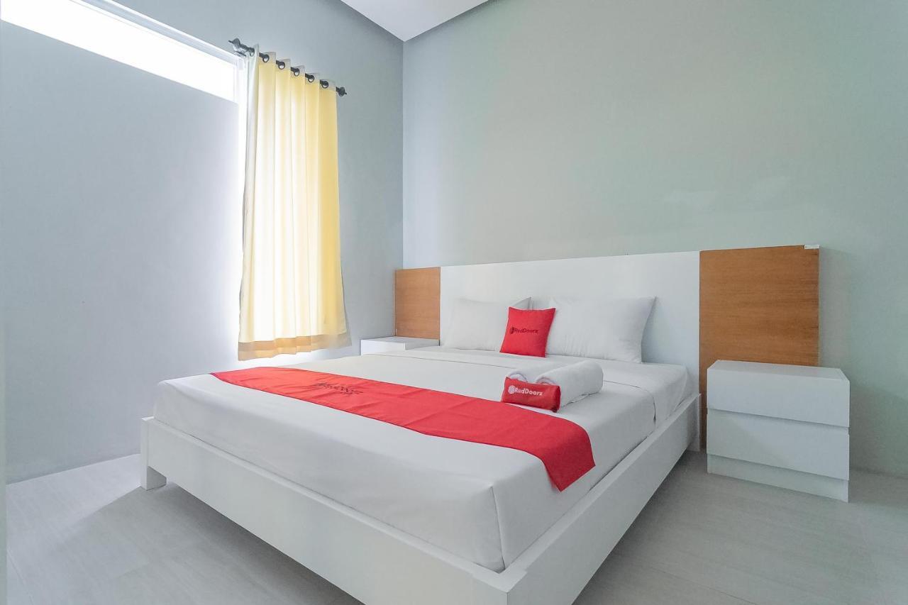 Reddoorz Resort Syariah Near D'Castello Ciater Subang Exterior photo