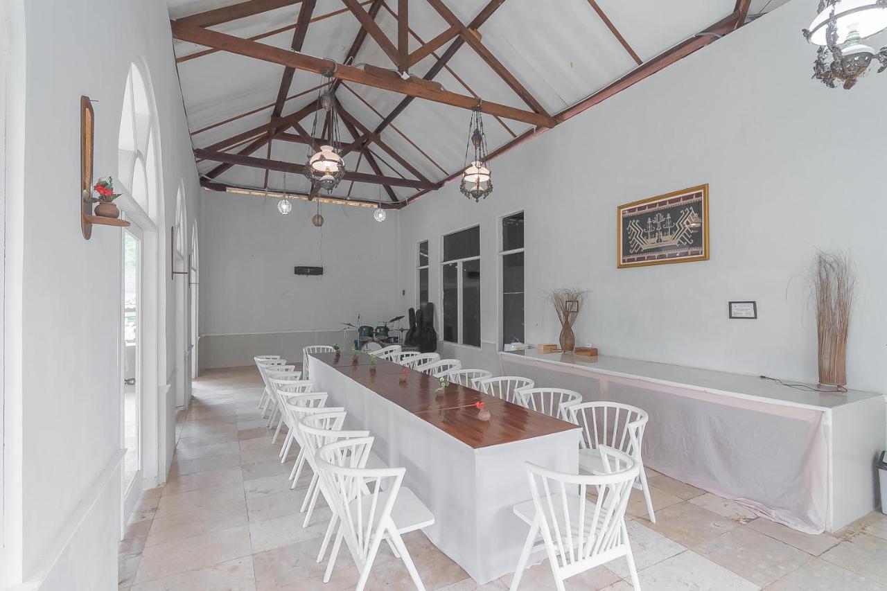 Reddoorz Resort Syariah Near D'Castello Ciater Subang Exterior photo