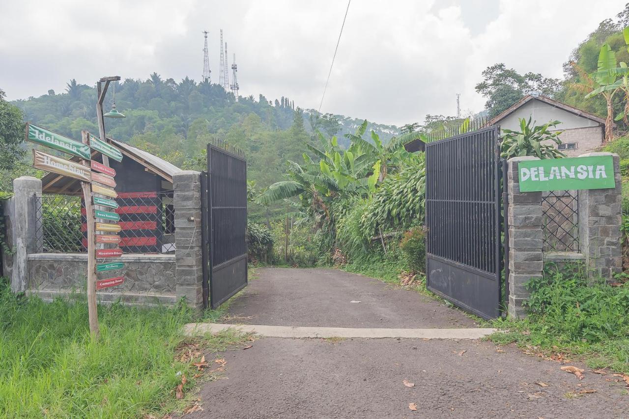 Reddoorz Resort Syariah Near D'Castello Ciater Subang Exterior photo